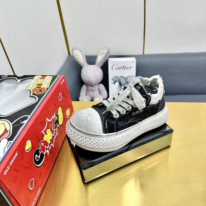 G*u*i casual shoes
